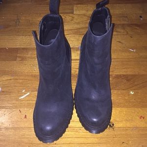 Black heel doc martins